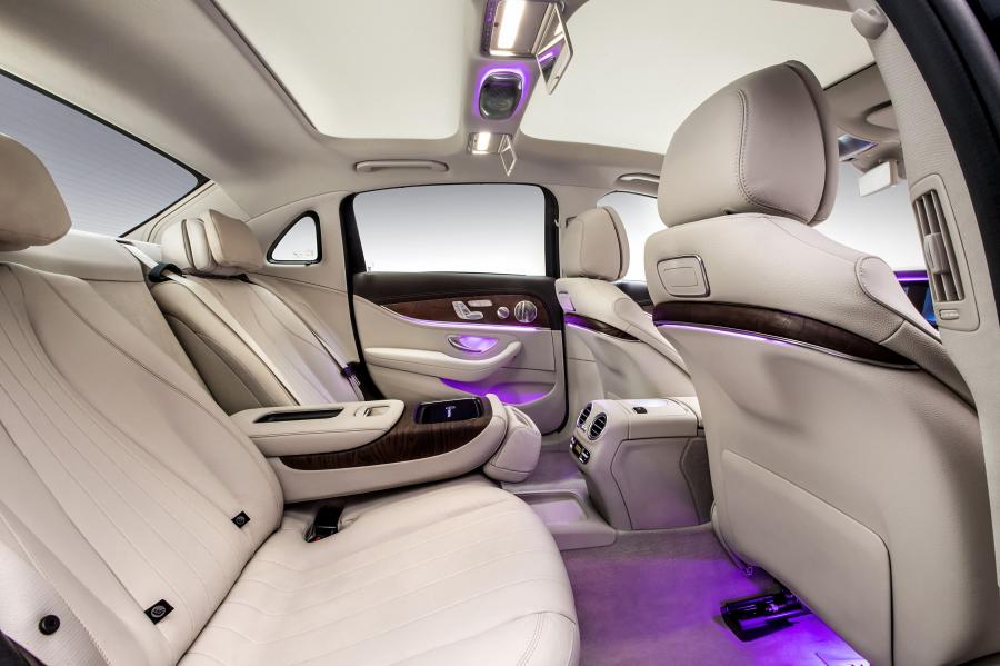  Mercedes-Benz E320 L 4Matic Exclusive Line 2016 года  (фото 4 из 9)